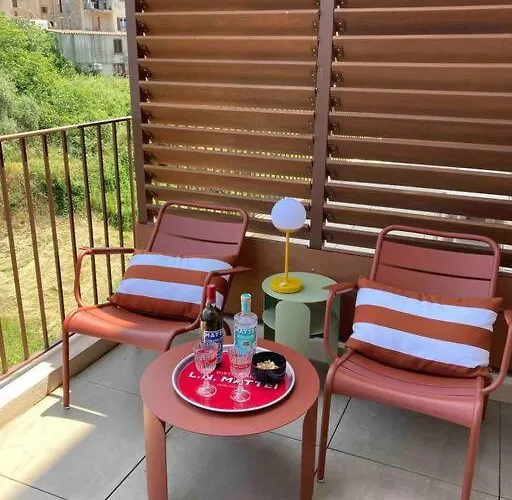 Vignarella Meuble De Tourisme Classe 5 Etoiles Avec Terrasse * Piana (Corsica)