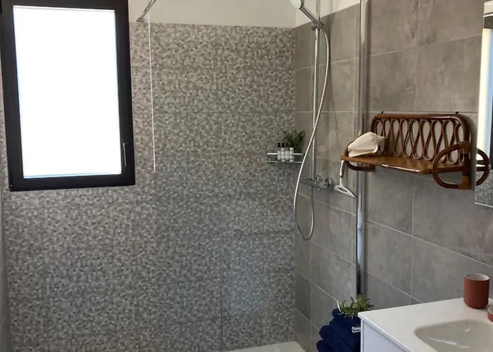 Vignarella Meuble De Tourisme Classe 5 Etoiles Avec Terrasse *